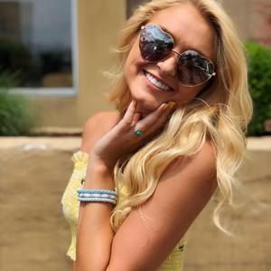 Meet your Posher, Jenna